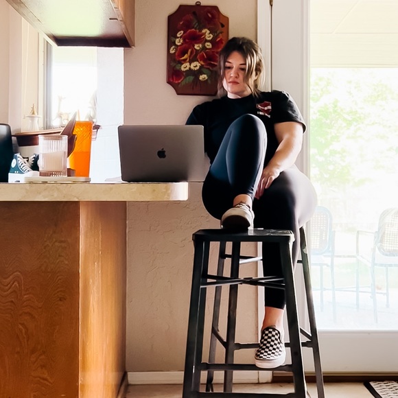 Meet your Posher, Morgan - Picture 2 of 3